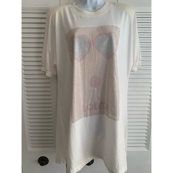 Cute Oversized T-shirt - Picture 1 of 6